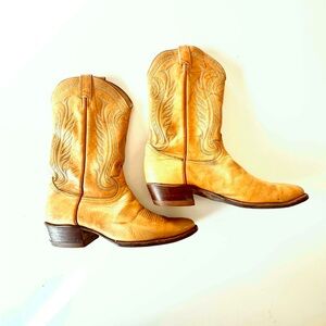 Men’s tan cowboy boots